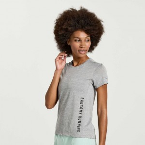 Saucony Stopwatch Graphic Kurzes Sleeve T-Shirt Damen Hellgrau | SCHWEIZ MLIJP